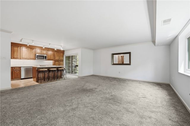 1500 COCHRAN ROAD 900, Scott Twp, PA 15243