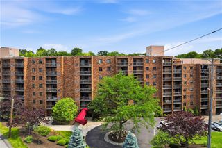 1500 COCHRAN ROAD 900, Scott Twp, PA 15243