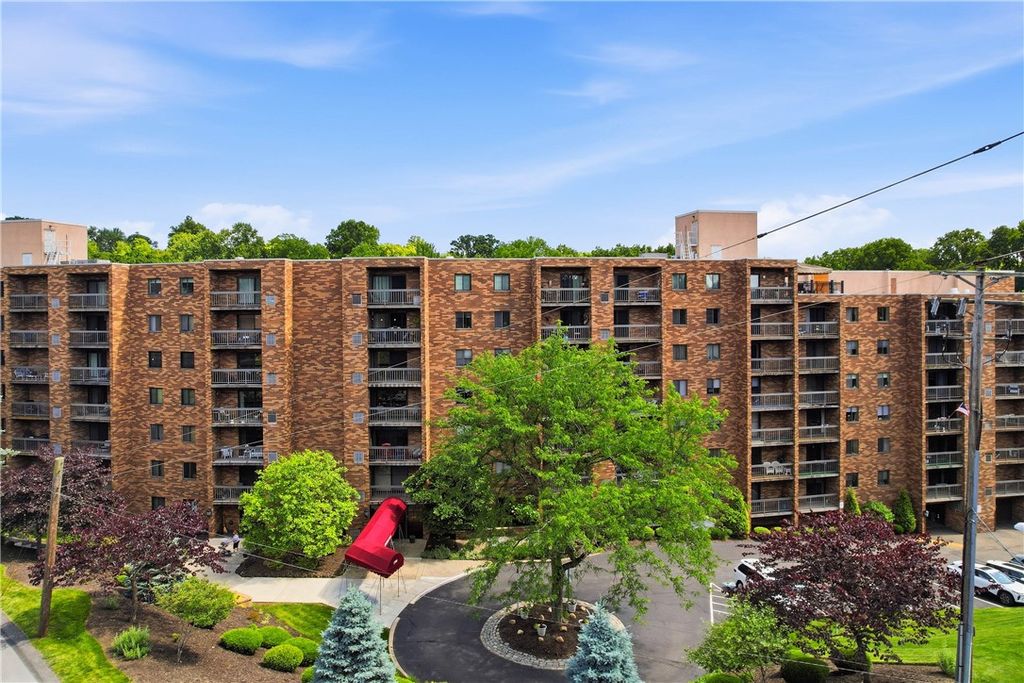 1500 COCHRAN ROAD 900, Scott Twp, PA 15243