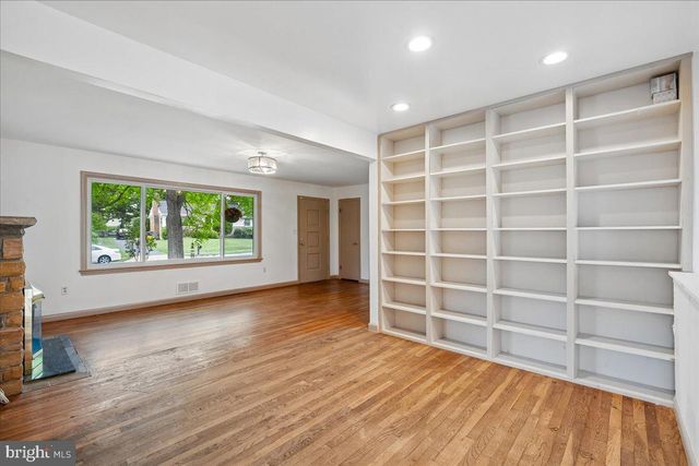 10909 FLEETWOOD DR, Beltsville, MD 20705