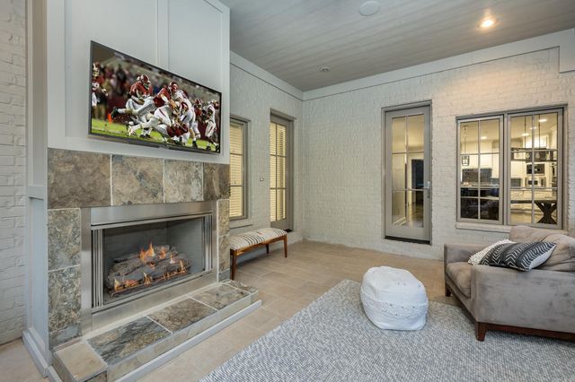 14 Sologne Circle, Little Rock, AR 72223