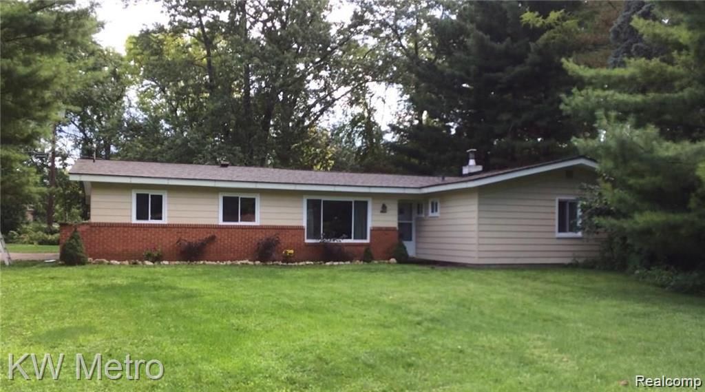 1755 Wellington Avenue, Bloomfield Hills, MI 48302