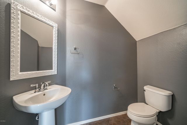 4060 E Vest Avenue, Gilbert, AZ 85295