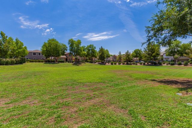 4060 E Vest Avenue, Gilbert, AZ 85295