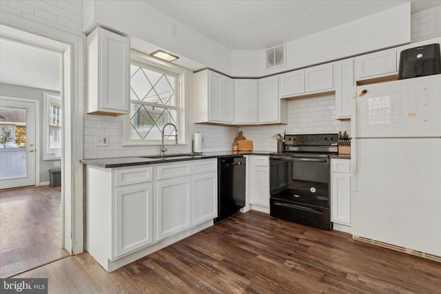 63 EDGEWOOD ST, Pottstown, PA 19464