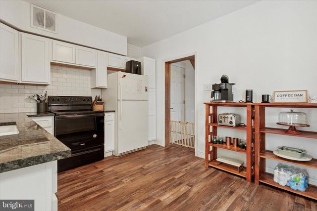 63 EDGEWOOD ST, Pottstown, PA 19464