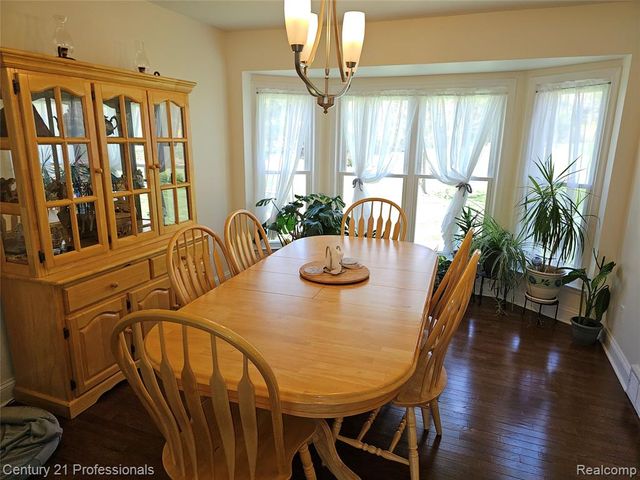 1508 Crooks Road, Rochester Hills, MI 48309