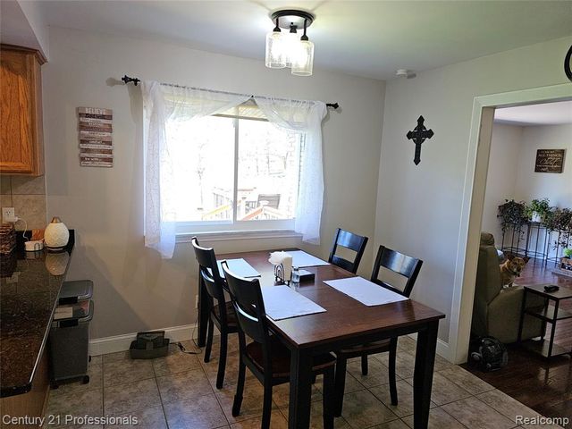 1508 Crooks Road, Rochester Hills, MI 48309