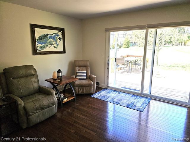 1508 Crooks Road, Rochester Hills, MI 48309