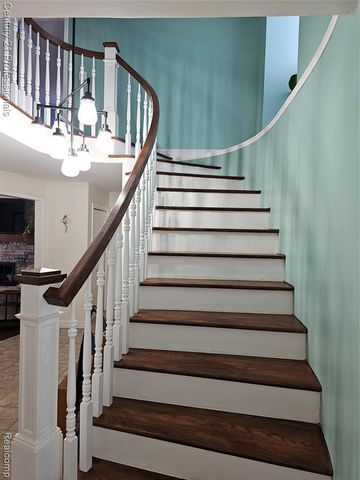 1508 Crooks Road, Rochester Hills, MI 48309