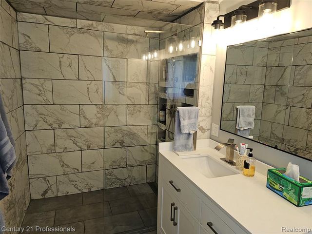 1508 Crooks Road, Rochester Hills, MI 48309