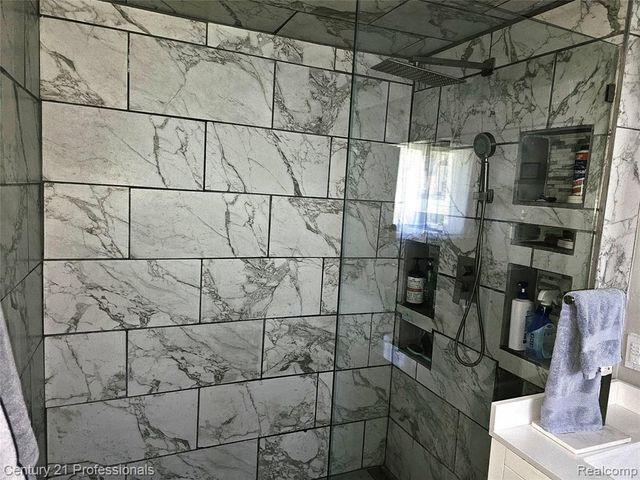 1508 Crooks Road, Rochester Hills, MI 48309