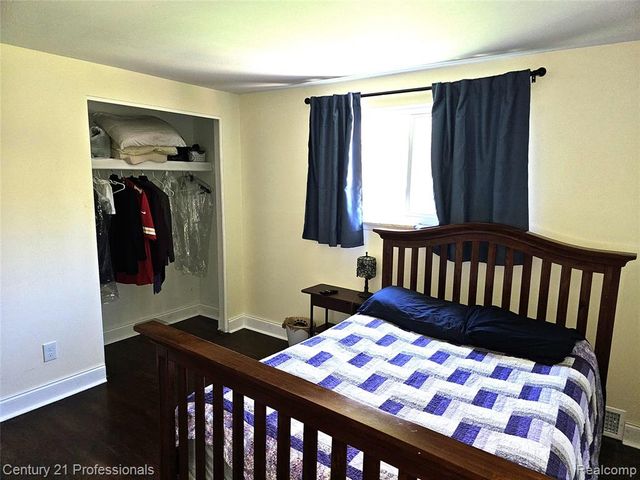 1508 Crooks Road, Rochester Hills, MI 48309