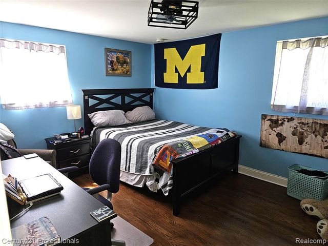 1508 Crooks Road, Rochester Hills, MI 48309