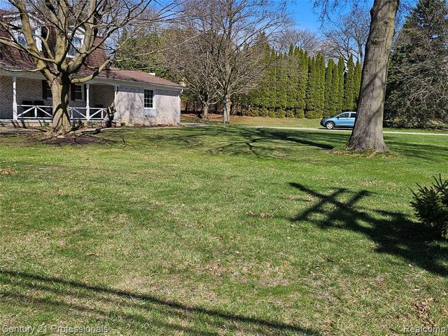 1508 Crooks Road, Rochester Hills, MI 48309