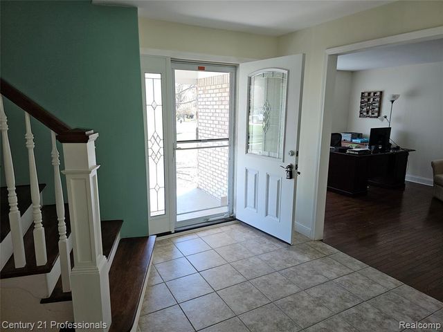 1508 Crooks Road, Rochester Hills, MI 48309