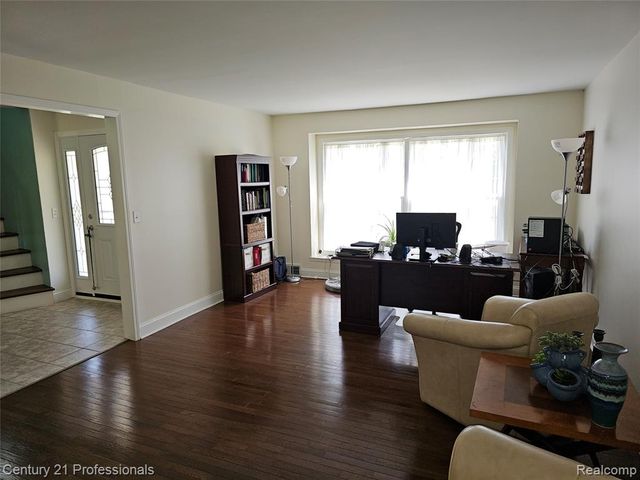 1508 Crooks Road, Rochester Hills, MI 48309