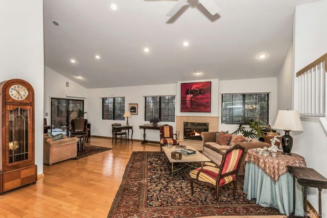 232 Linnet Court, Manhasset, NY 11030