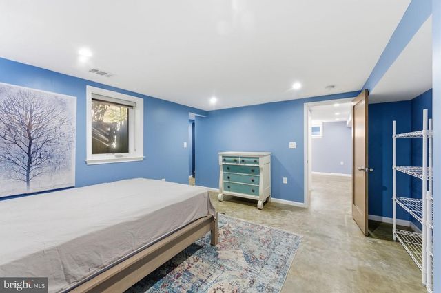 8209 FLOWER AVE, Takoma Park, MD 20912
