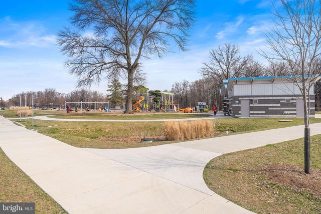 8209 FLOWER AVE, Takoma Park, MD 20912