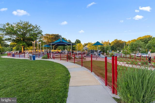 8209 FLOWER AVE, Takoma Park, MD 20912