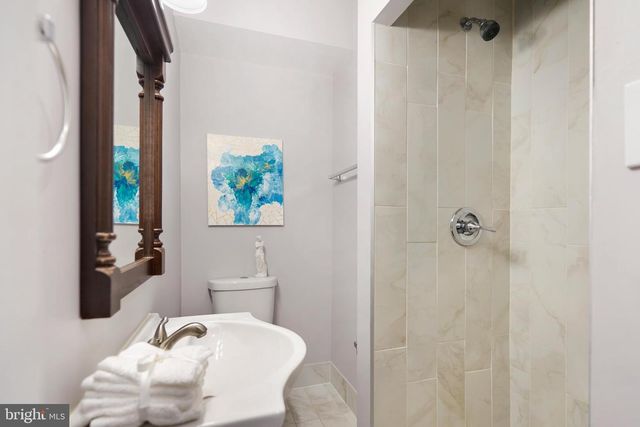 8209 FLOWER AVE, Takoma Park, MD 20912