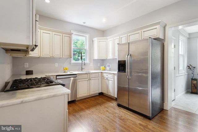 8209 FLOWER AVE, Takoma Park, MD 20912