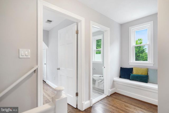8209 FLOWER AVE, Takoma Park, MD 20912