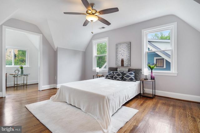 8209 FLOWER AVE, Takoma Park, MD 20912