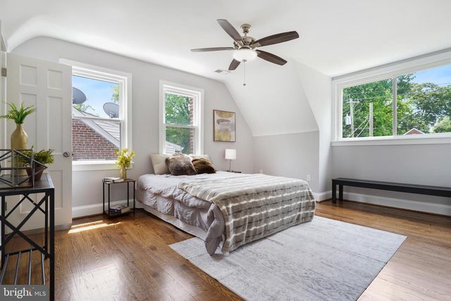 8209 FLOWER AVE, Takoma Park, MD 20912