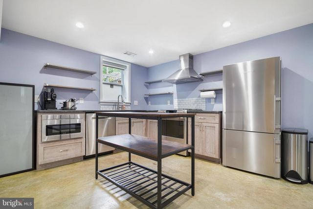 8209 FLOWER AVE, Takoma Park, MD 20912