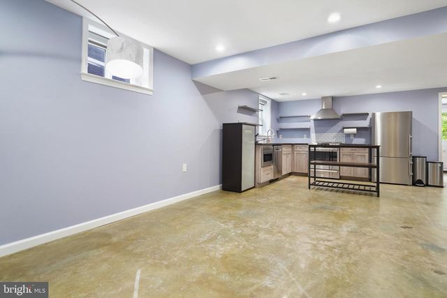 8209 FLOWER AVE, Takoma Park, MD 20912