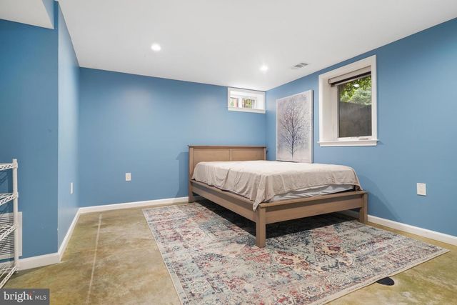 8209 FLOWER AVE, Takoma Park, MD 20912