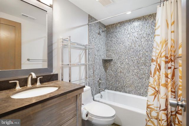8209 FLOWER AVE, Takoma Park, MD 20912