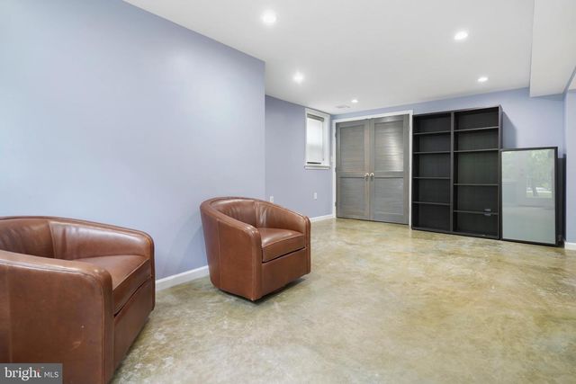 8209 FLOWER AVE, Takoma Park, MD 20912