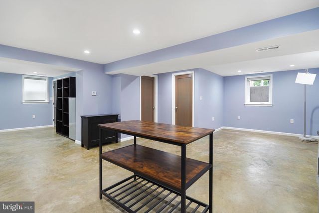 8209 FLOWER AVE, Takoma Park, MD 20912