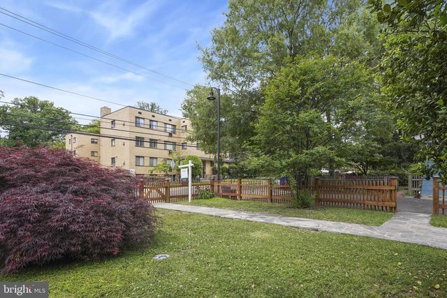 8209 FLOWER AVE, Takoma Park, MD 20912