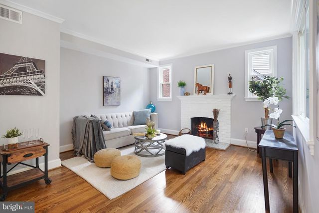 8209 FLOWER AVE, Takoma Park, MD 20912