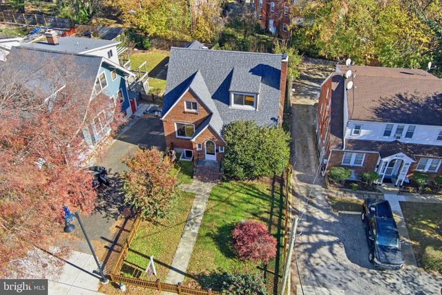 8209 FLOWER AVE, Takoma Park, MD 20912