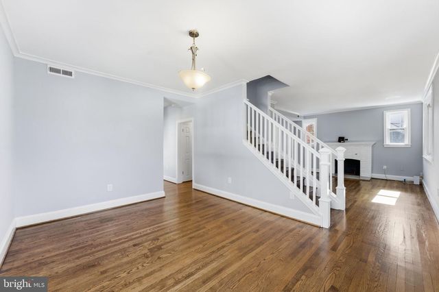 8209 FLOWER AVE, Takoma Park, MD 20912