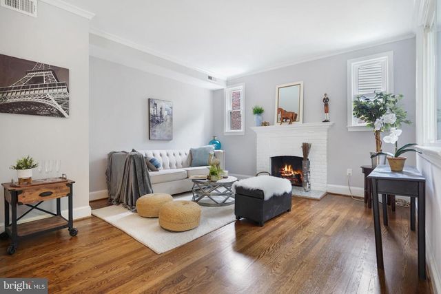 8209 FLOWER AVE, Takoma Park, MD 20912