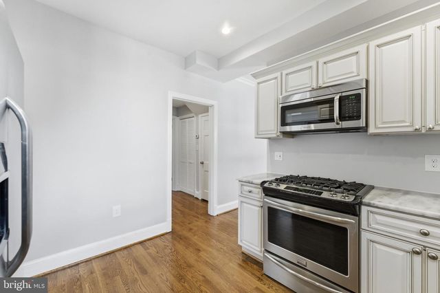 8209 FLOWER AVE, Takoma Park, MD 20912