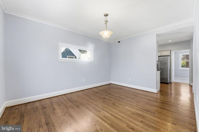 8209 FLOWER AVE, Takoma Park, MD 20912