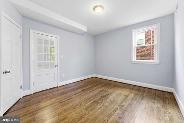 8209 FLOWER AVE, Takoma Park, MD 20912