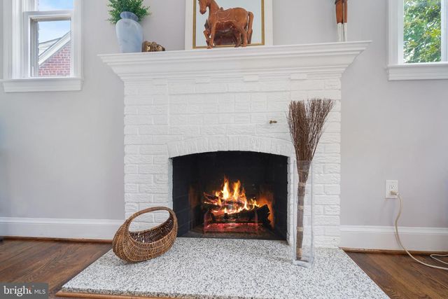 8209 FLOWER AVE, Takoma Park, MD 20912