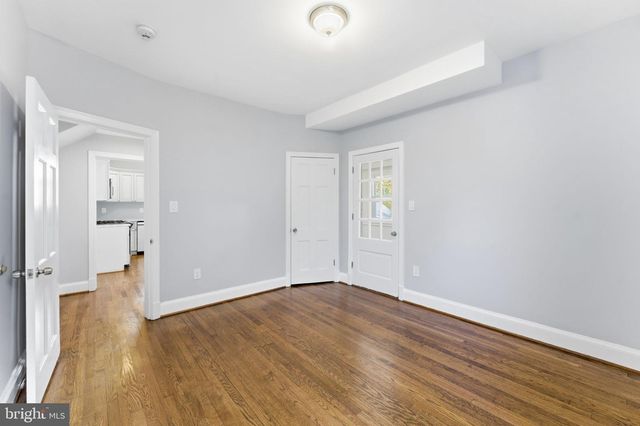 8209 FLOWER AVE, Takoma Park, MD 20912