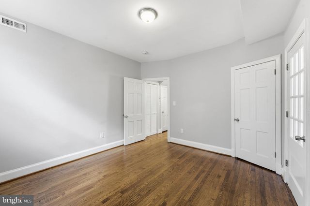 8209 FLOWER AVE, Takoma Park, MD 20912