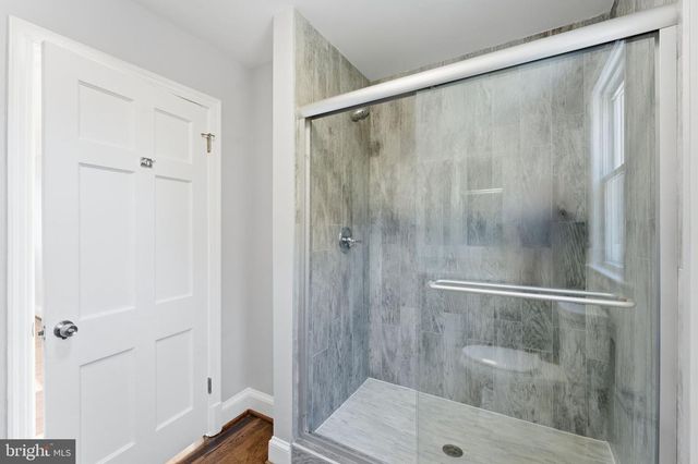 8209 FLOWER AVE, Takoma Park, MD 20912