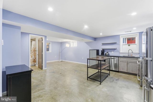 8209 FLOWER AVE, Takoma Park, MD 20912