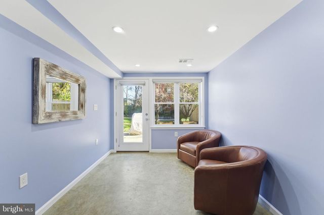 8209 FLOWER AVE, Takoma Park, MD 20912